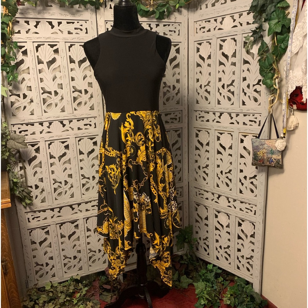 CEFIAN! BLACK WITH GOLD ACCENTS SLEEVELESS LIGHTWEIGHT ASYMMETRICAL MIDI DRESS